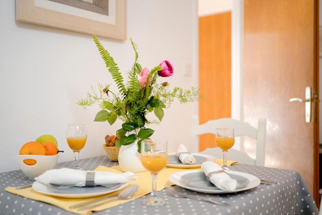 Apartments Margita Хвар Экстерьер фото